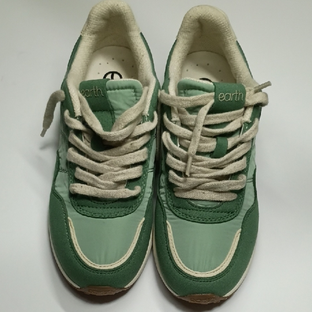 Earth Mint & Cream Retro Runner Sneakers